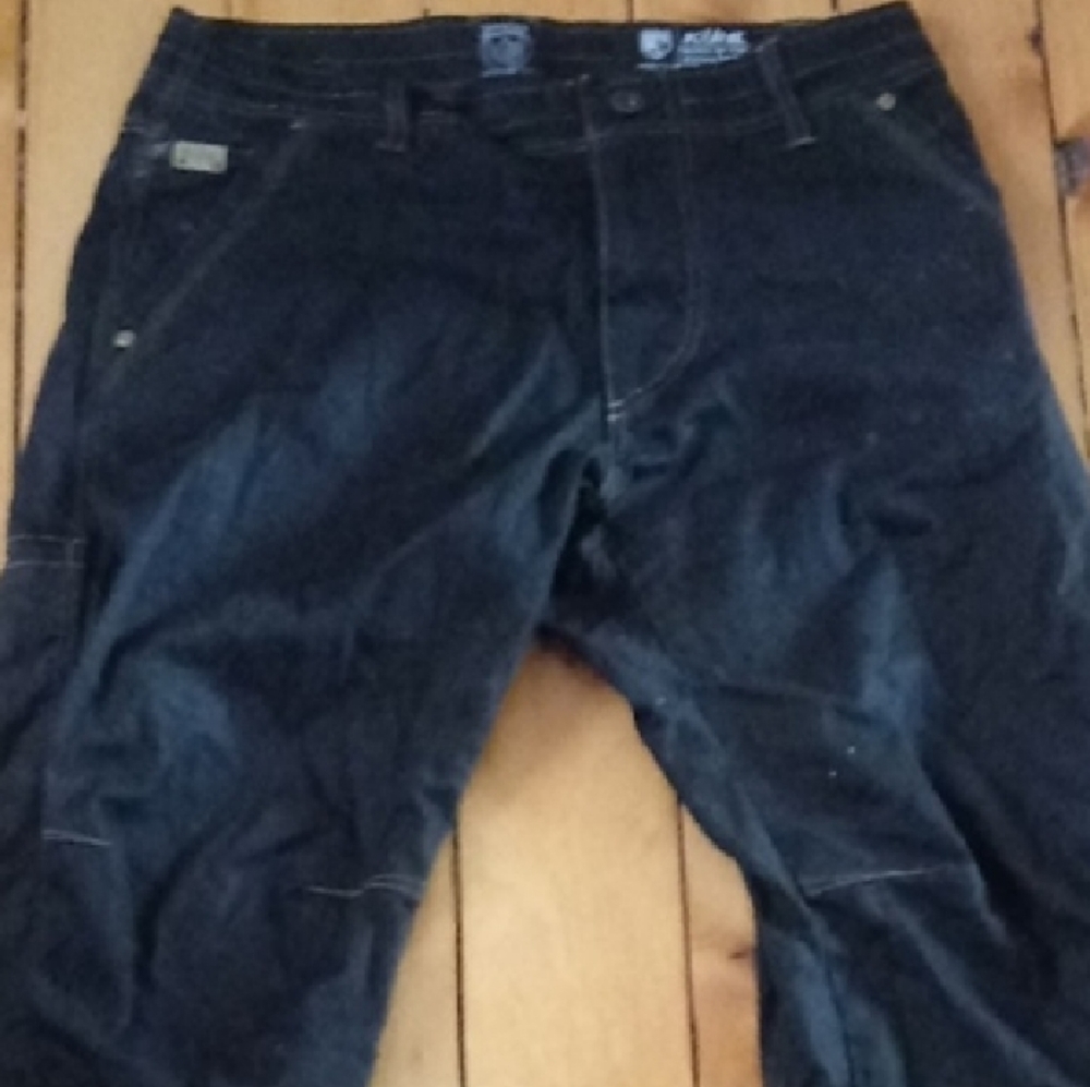 Kuhl black hiking/ climbing pants 32x32